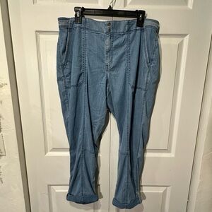 White House Black Market Oceanside Original Pret-A-Pedi Straight Crop Jeans 14R